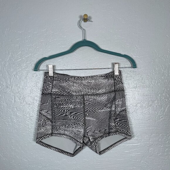Lululemon Women 8 In Movement Short Everlux 2.5" Swerve Vapor Metal Gray Pocket - Picture 1 of 7
